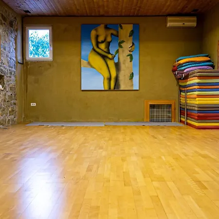 Sacredgaia - Retreat & Holistic Center